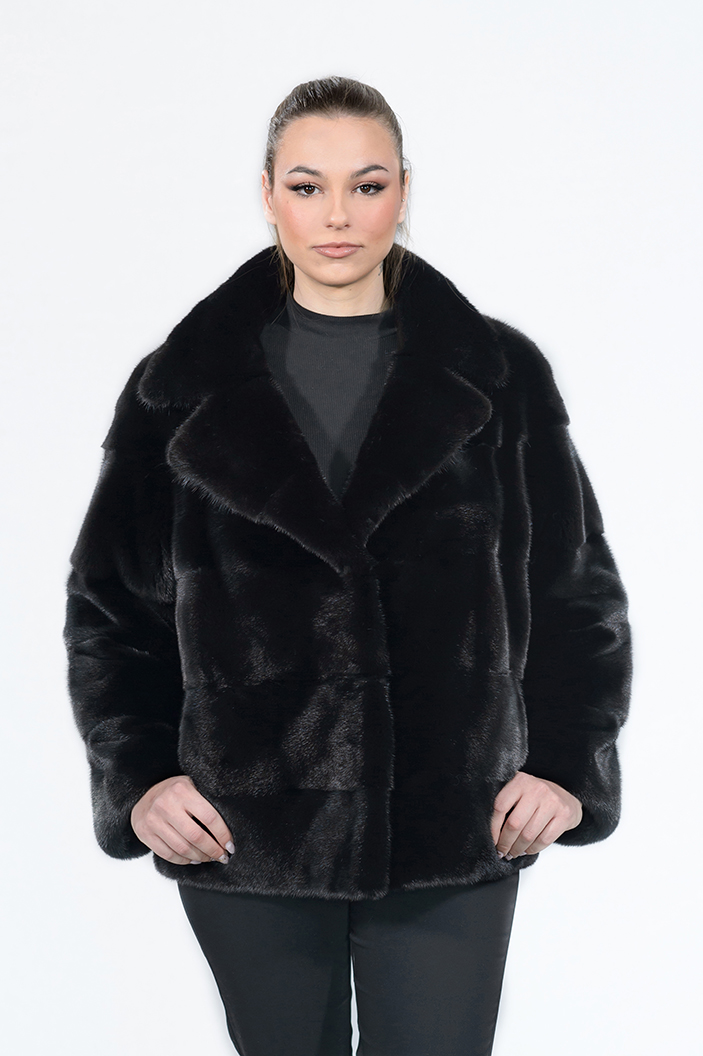 IT-164/3/A - Blackglama mink fur jacket with english collar