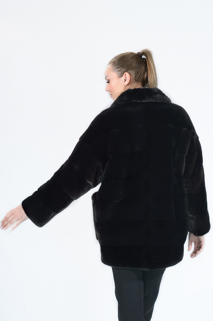 IT-233/A - Blackglama mink fur jacket with english collar