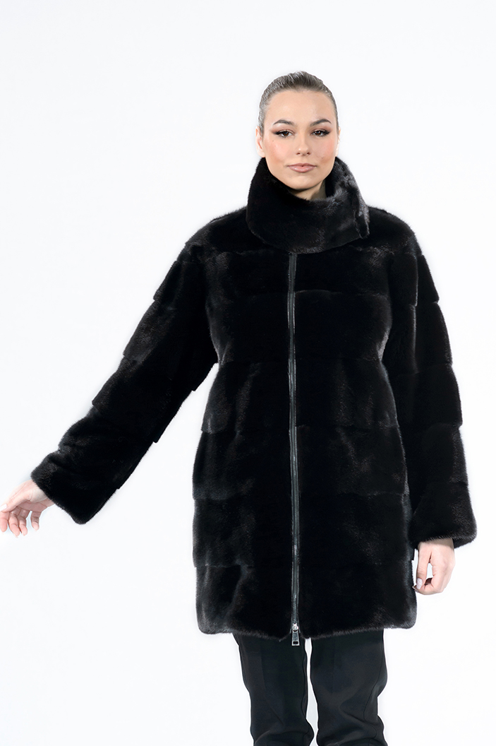 IT-236/S - Blackglama mink fur jacket with circular collar