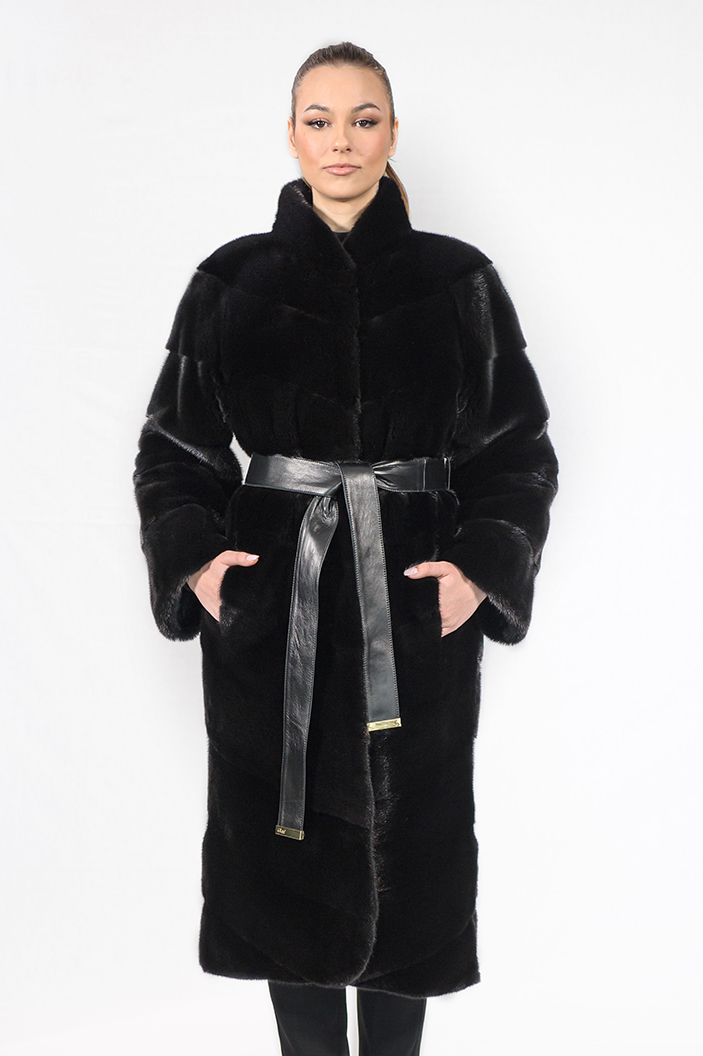 IT-231/S - Blackglama mink fur semi-coat with short collar