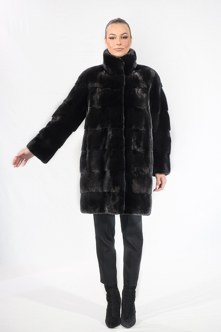 IT-164/2/S - Blackglama mink fur jacket with circular collar