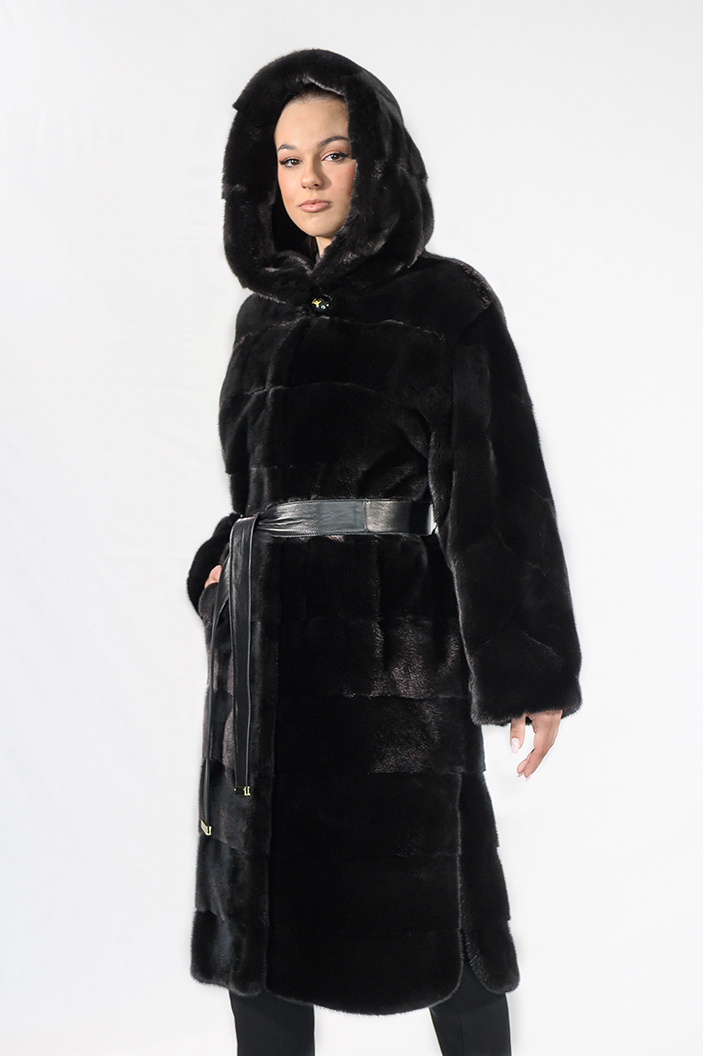 IT-148/K - Blackglama mink fur coat with hood