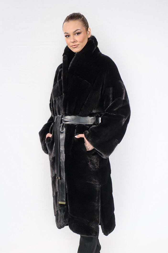 IT-229/S - Blackglama mink fur coat with big collar