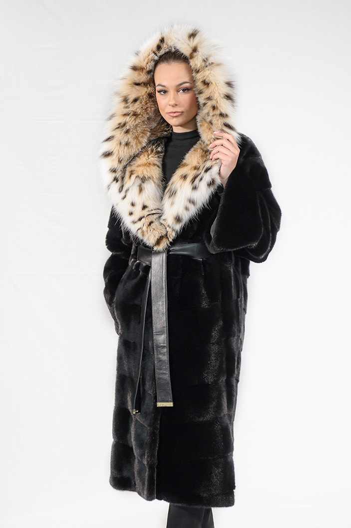 IT-25/K - Blackglama mink fur coat with Lynx hood