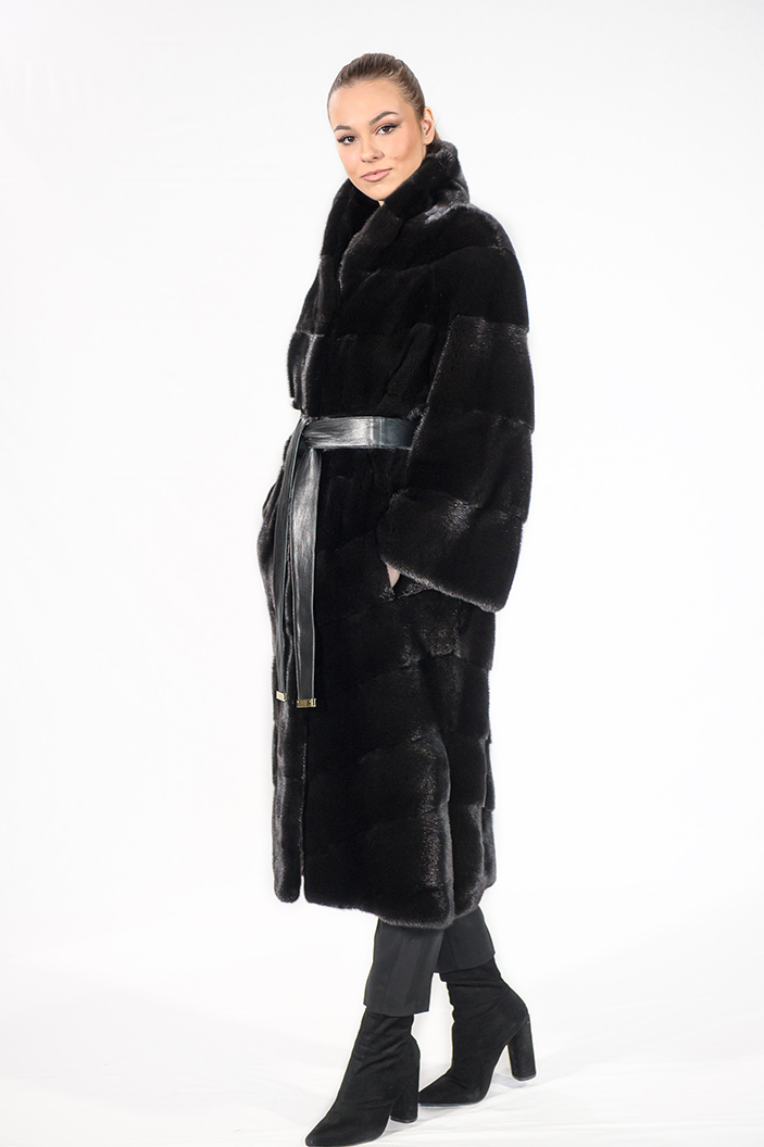 IT-141/S - Blackglama mink fur coat with big collar