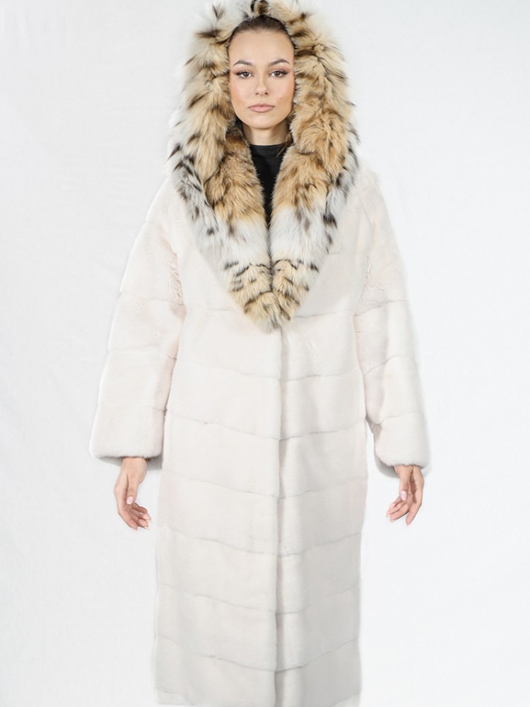 IT-25/K - White mink fur coat with Lynx hood